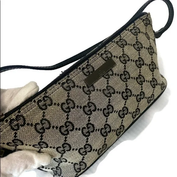Gucci Black and Cream Shoulder Bag - Picture 2 of 12
